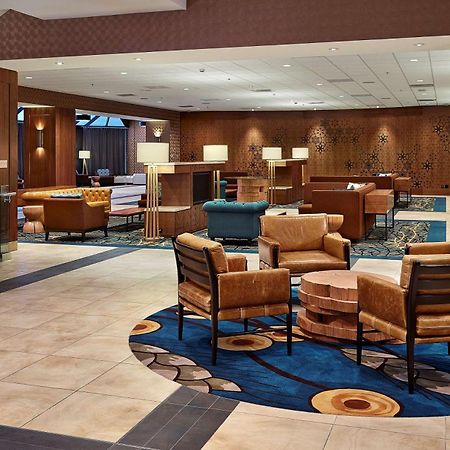 Doubletree By Hilton Hotel & Conference Centre Риджайна Екстериор снимка