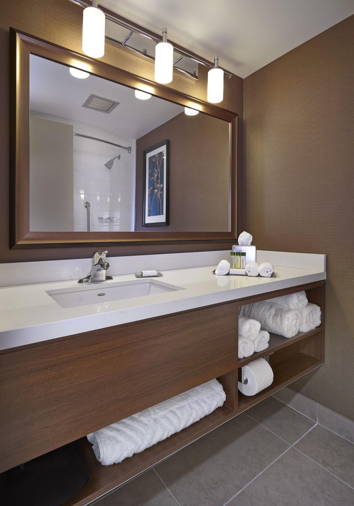 Doubletree By Hilton Hotel & Conference Centre Риджайна Екстериор снимка