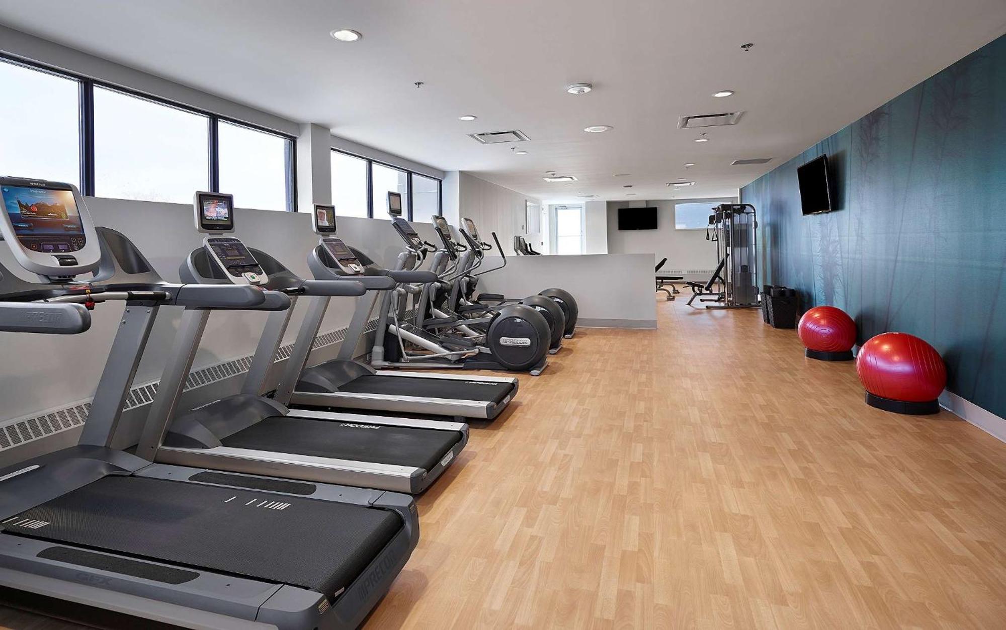 Doubletree By Hilton Hotel & Conference Centre Риджайна Екстериор снимка
